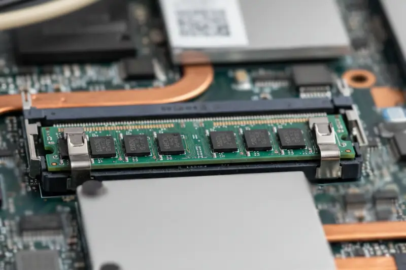 كيف تؤثر RAM على سرعة وأداء الحاسوب المحمول